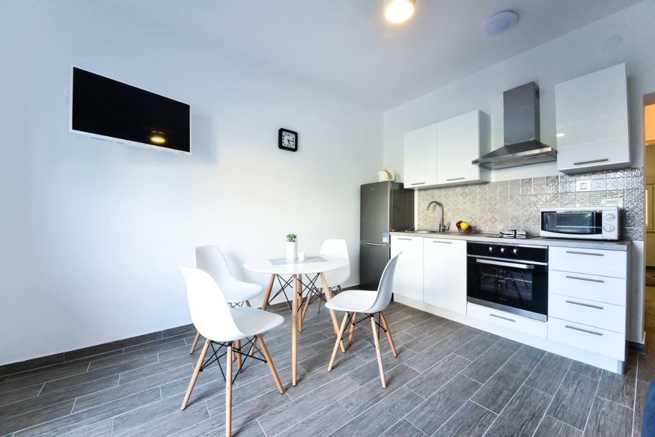 Apartmani Ab 자다르 외부 사진